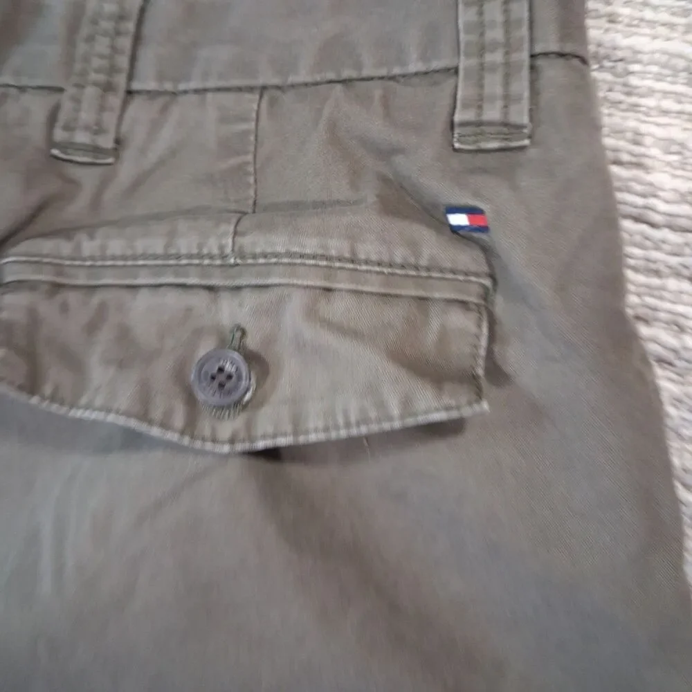 ​Tommy Hilfiger Mens 30 Chino Shorts Olive Green Flat Front Preppy Cotton 9 Inse